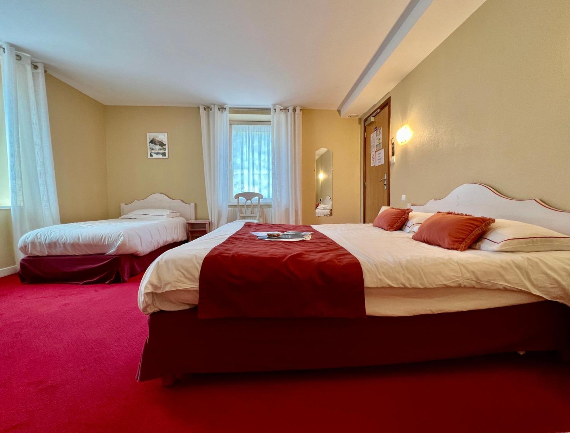 Logis Hotel, Chalets Et Restaurant Les Chatelmines La Bresse Eksteriør billede