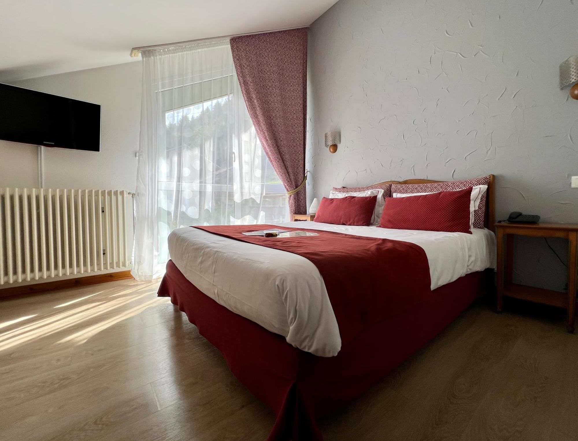 Logis Hotel, Chalets Et Restaurant Les Chatelmines La Bresse Eksteriør billede
