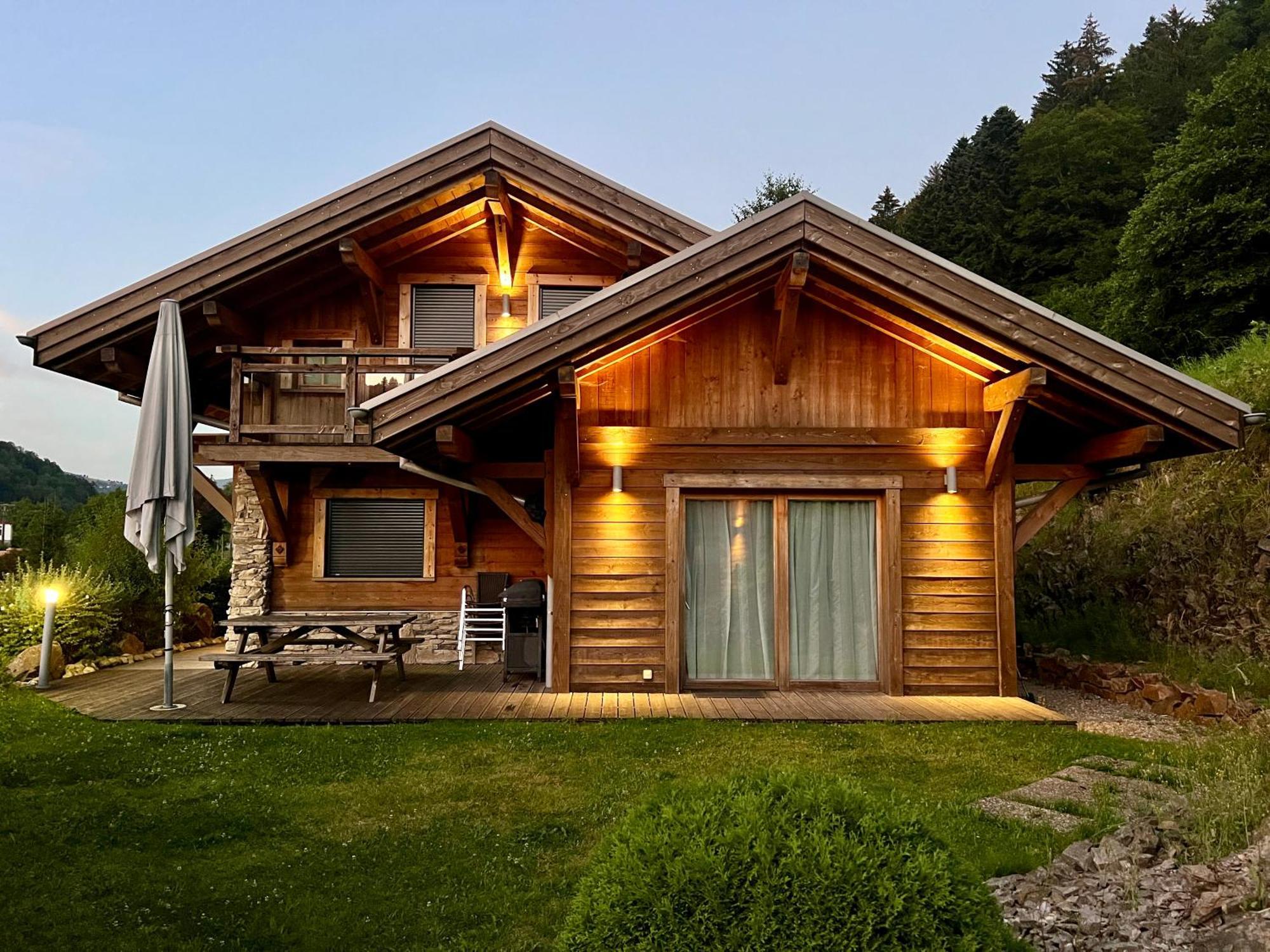 Logis Hotel, Chalets Et Restaurant Les Chatelmines La Bresse Eksteriør billede